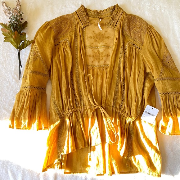 Free People Tops - Free People gold quarter sleeve flowy lace tie top